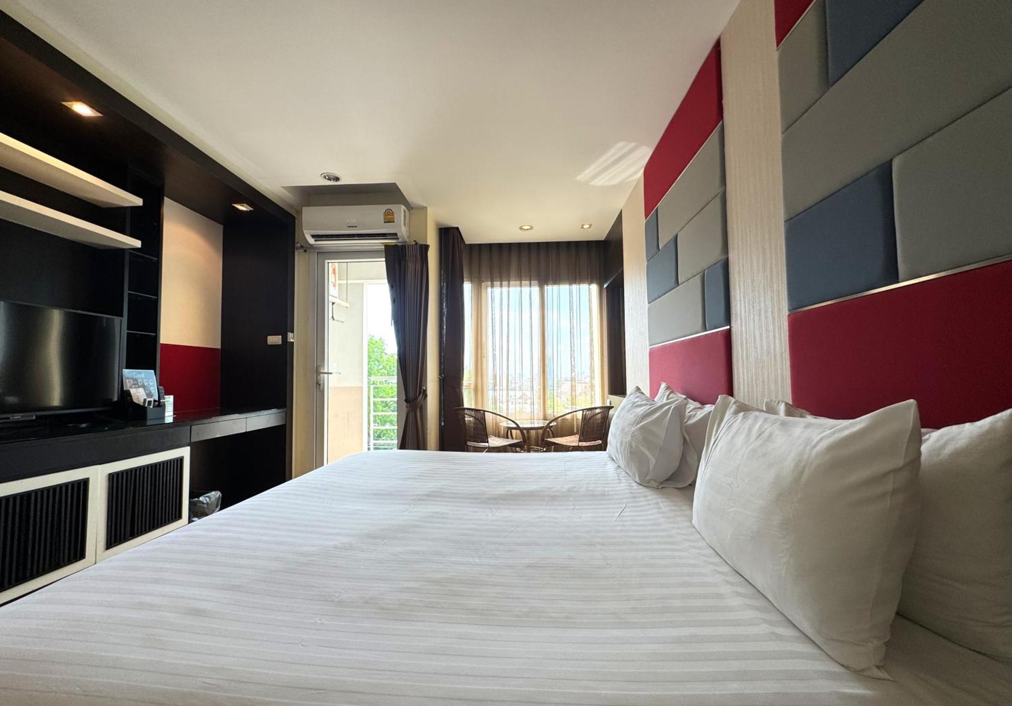 The Sunreno Hotel Sha Bangkok Buitenkant foto