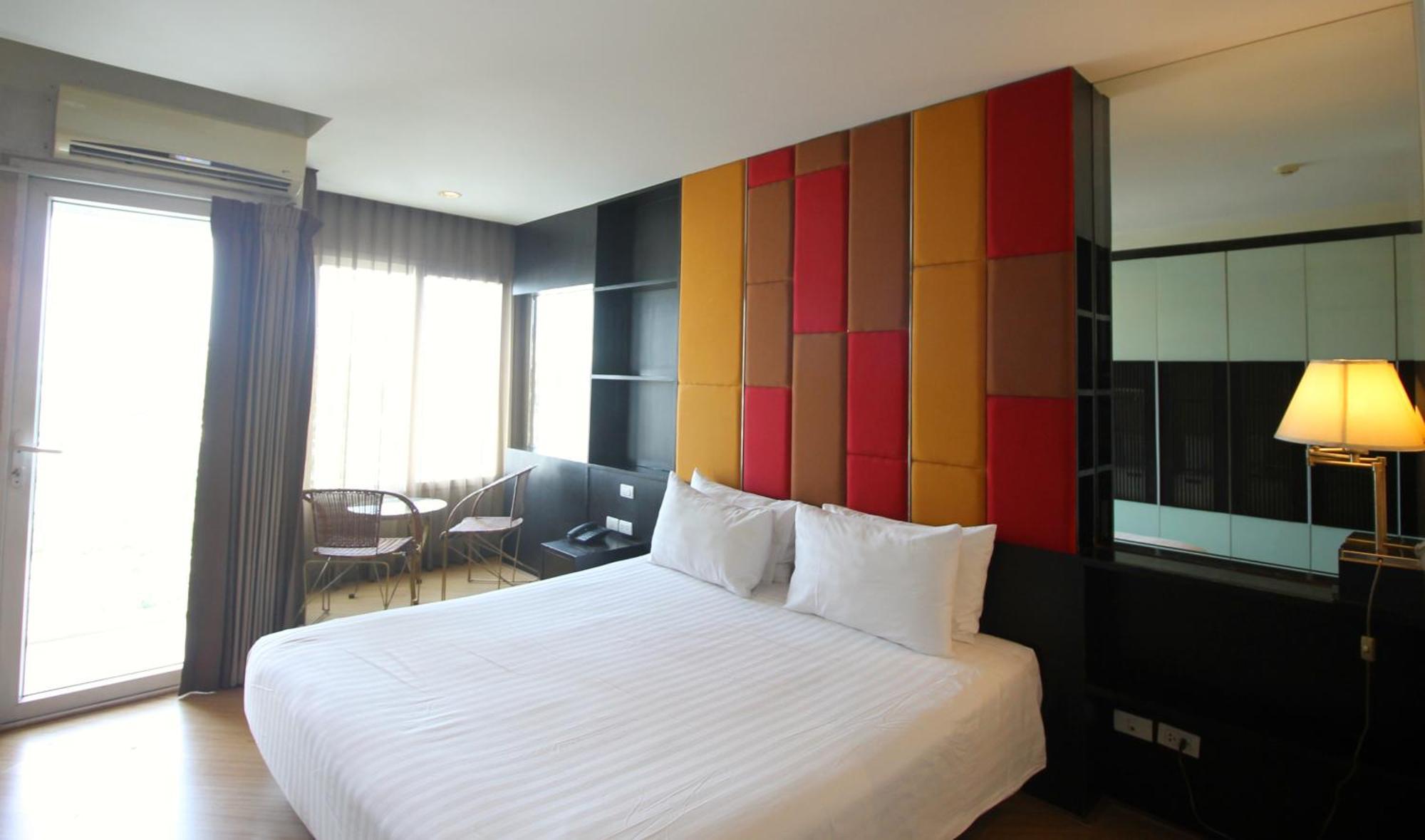 The Sunreno Hotel Sha Bangkok Buitenkant foto
