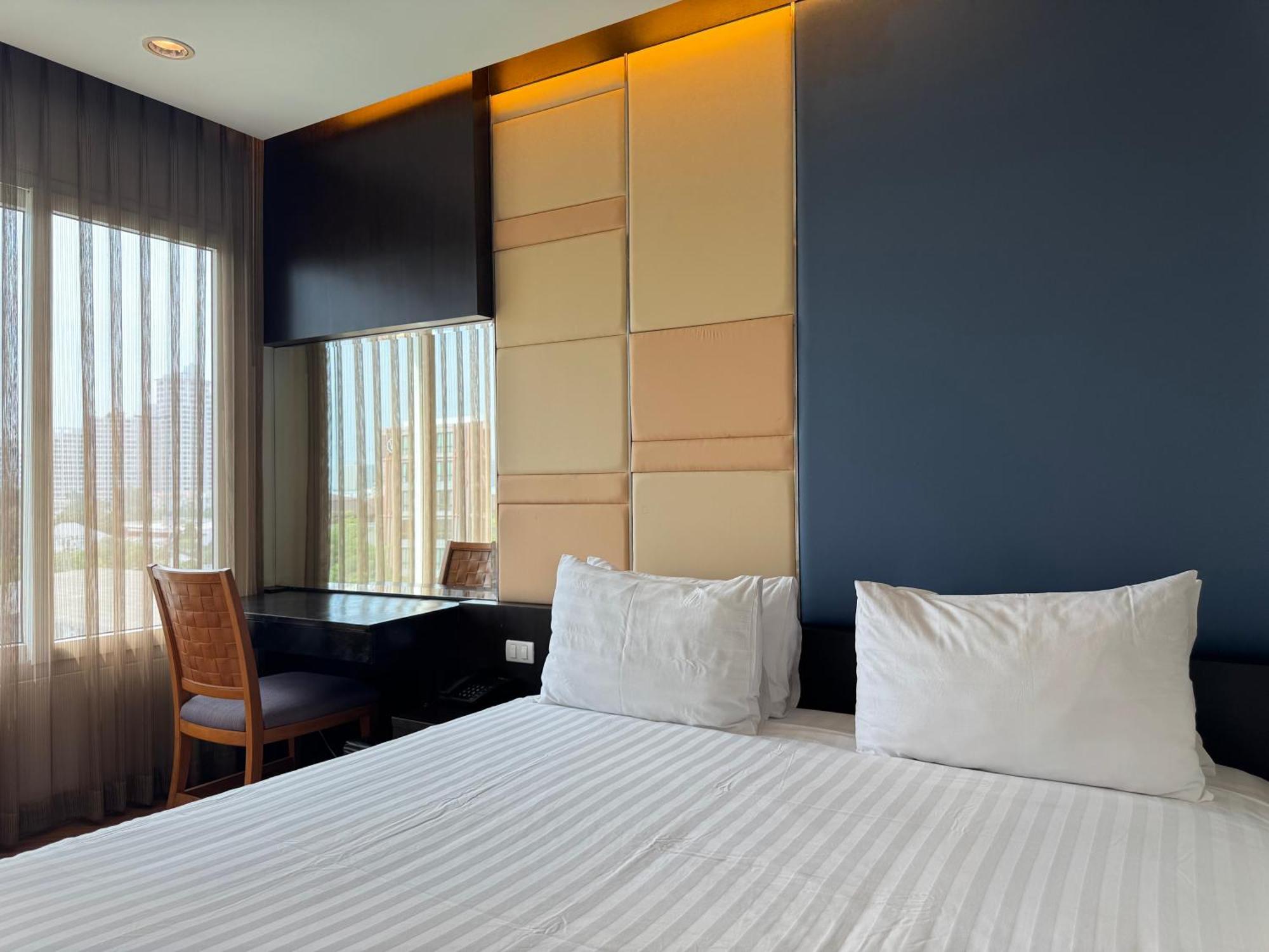The Sunreno Hotel Sha Bangkok Buitenkant foto