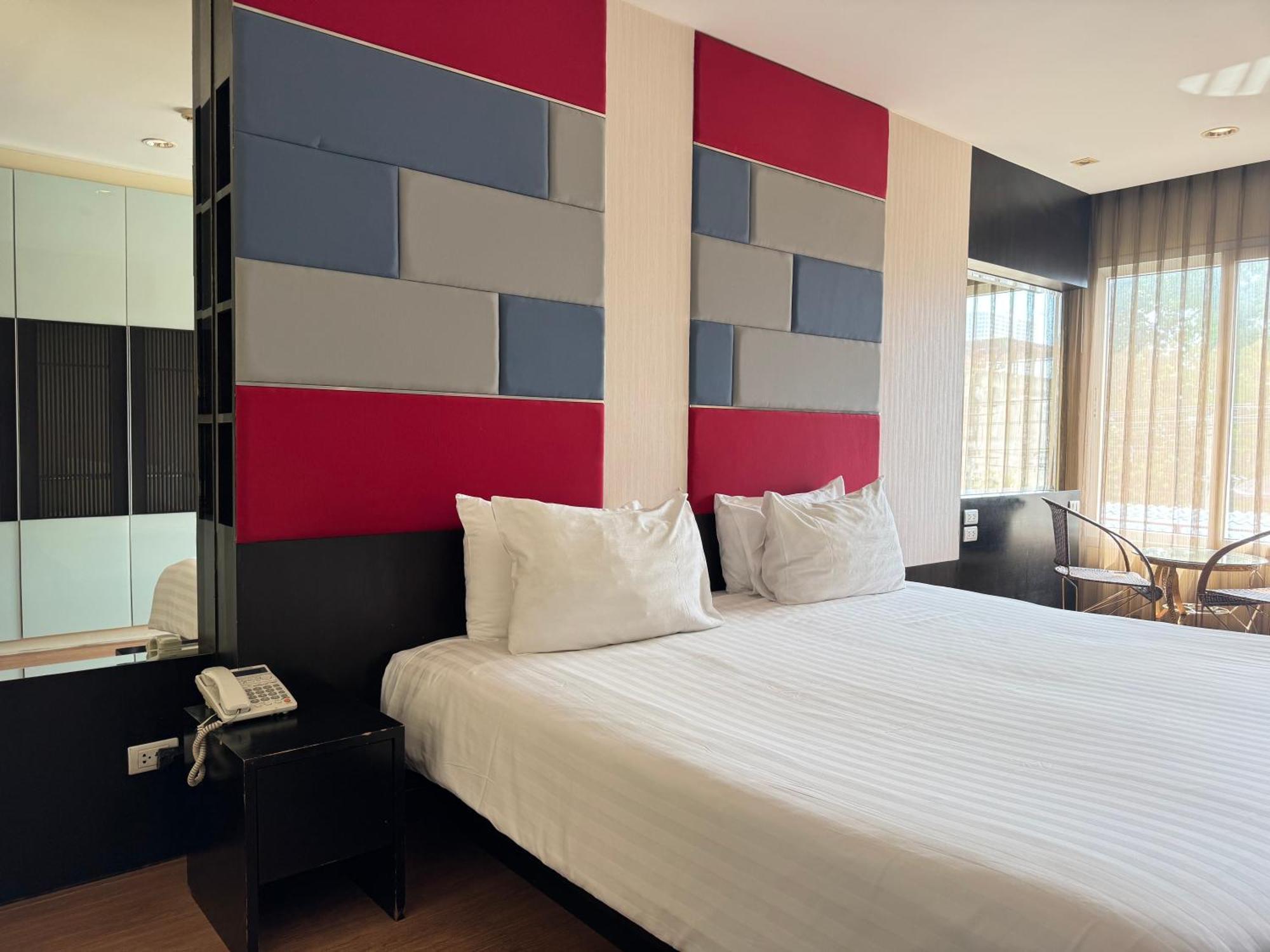 The Sunreno Hotel Sha Bangkok Buitenkant foto