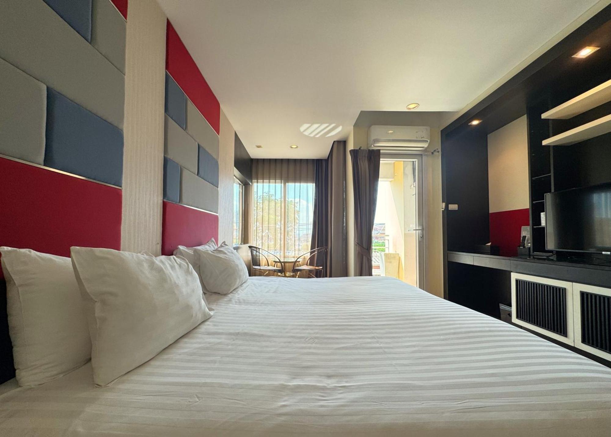 The Sunreno Hotel Sha Bangkok Buitenkant foto