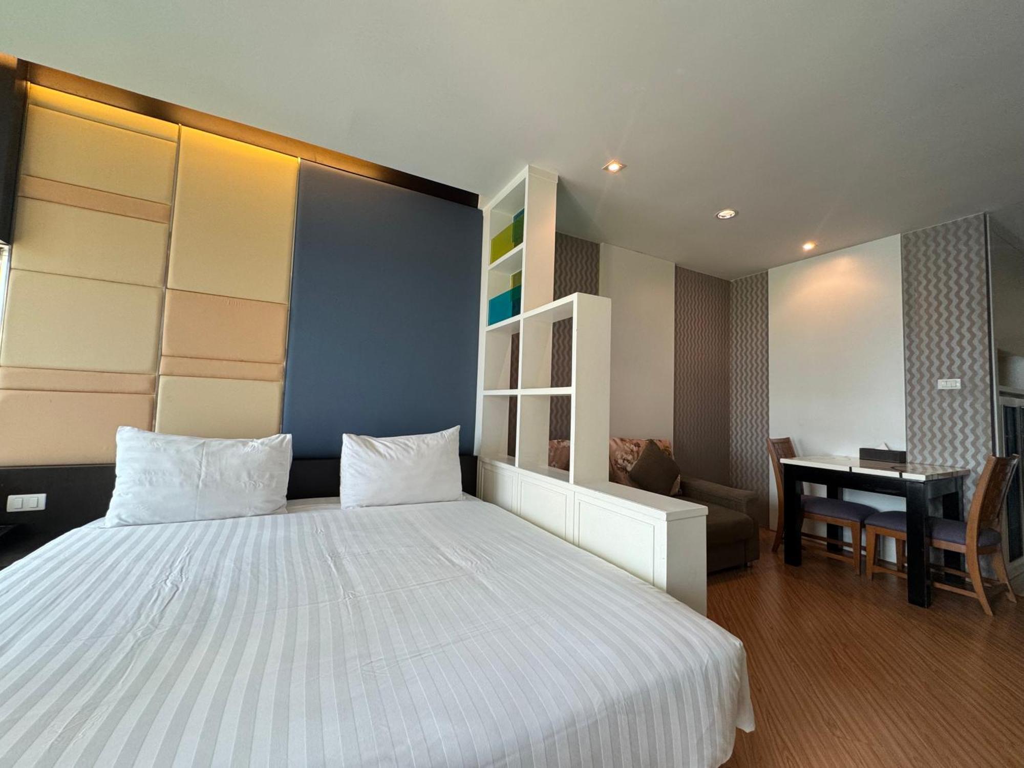 The Sunreno Hotel Sha Bangkok Buitenkant foto